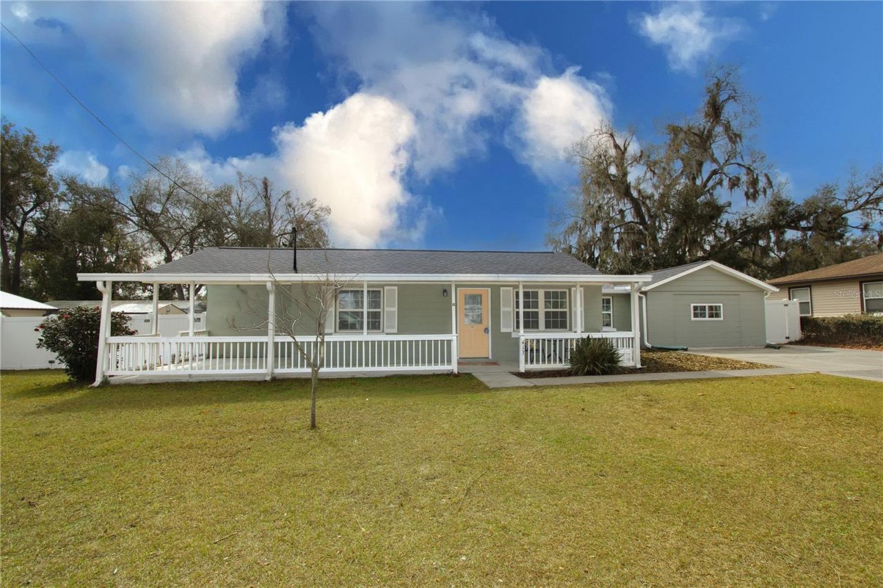 413 Lakeview Avenue, Seffner, FL 33584 Main Photo