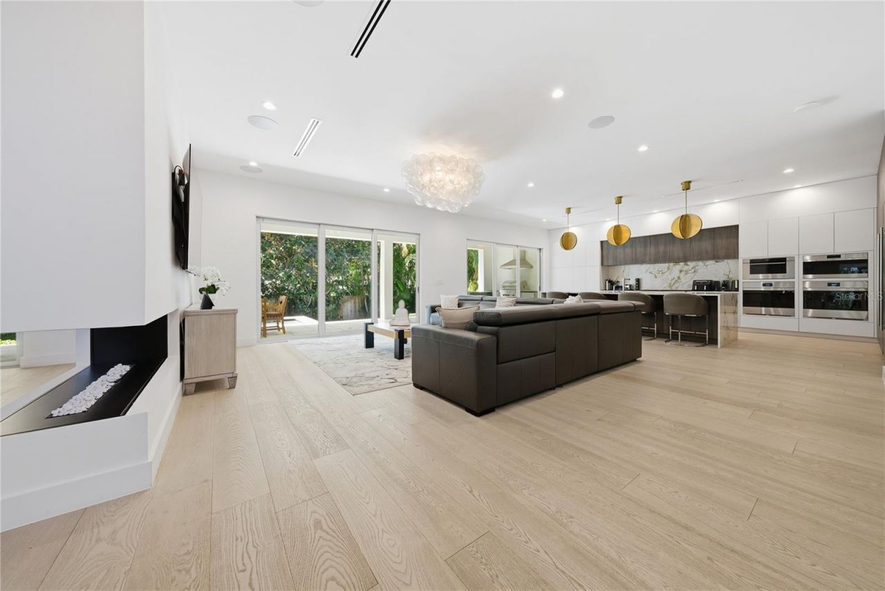 814 S Davis Boulevard, Tampa, FL 33606 Photo