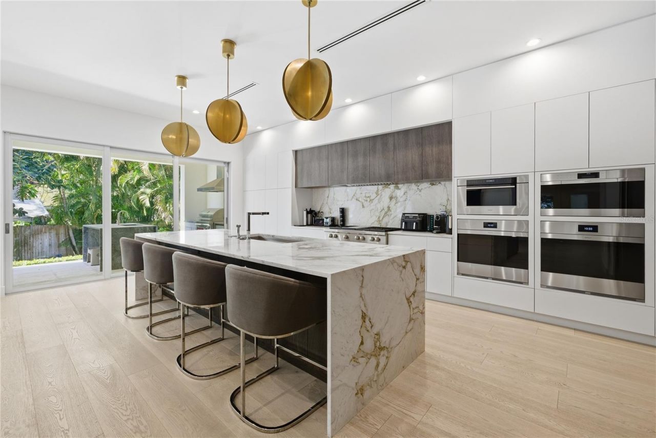 814 S Davis Boulevard, Tampa, FL 33606 Photo