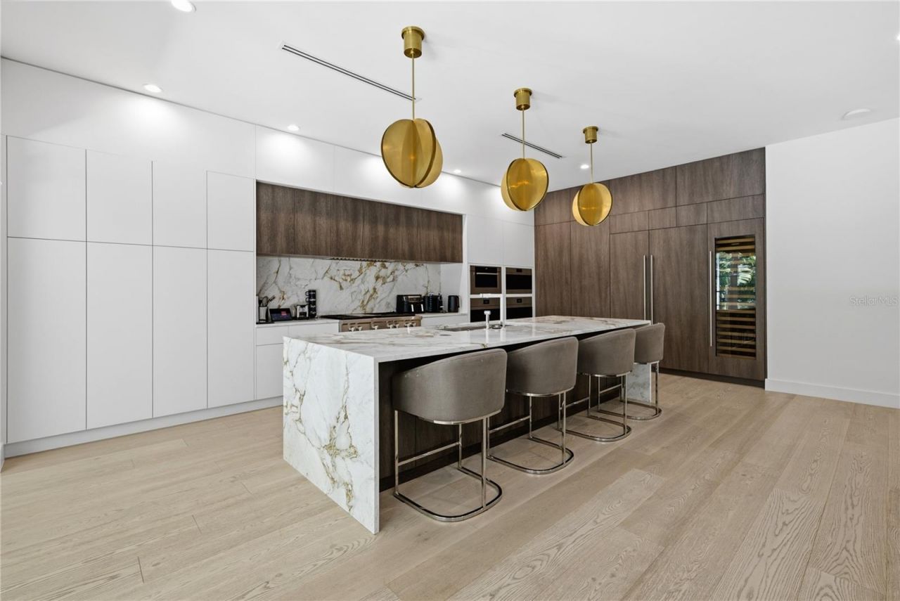 814 S Davis Boulevard, Tampa, FL 33606 Photo