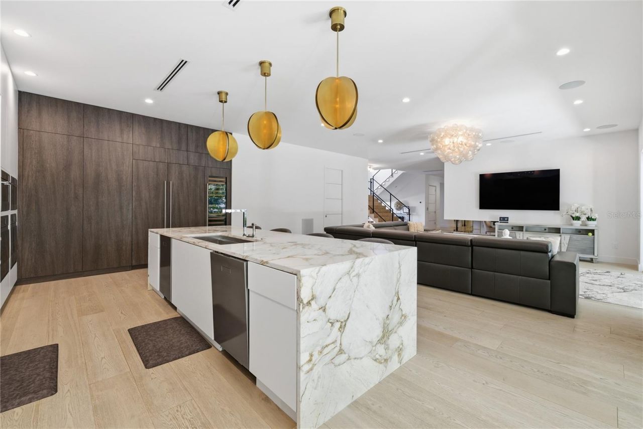 814 S Davis Boulevard, Tampa, FL 33606 Photo