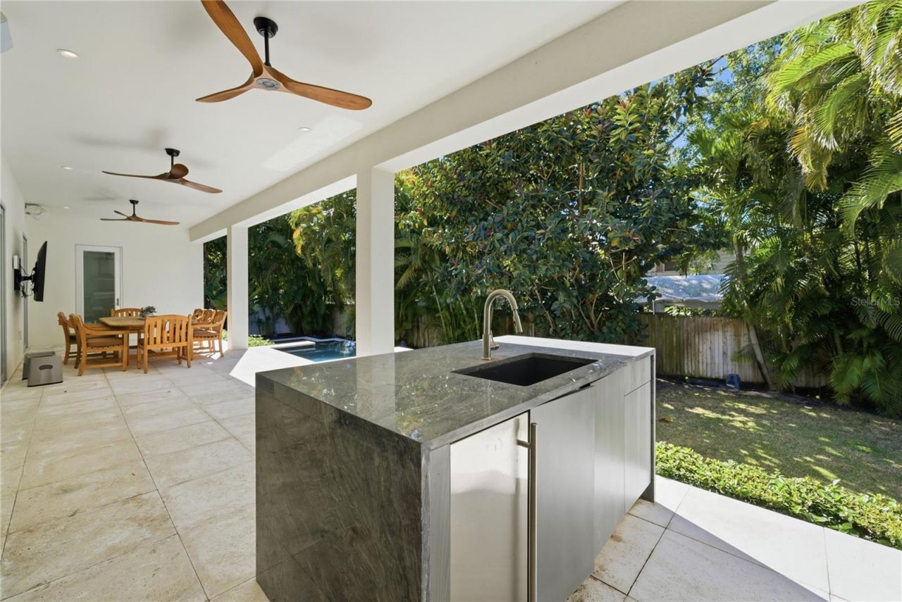 814 S Davis Boulevard, Tampa, FL 33606 Photo