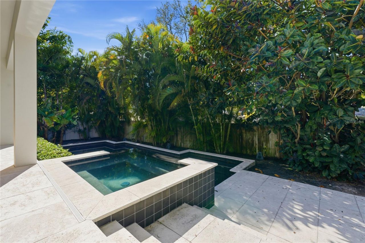 814 S Davis Boulevard, Tampa, FL 33606 Photo