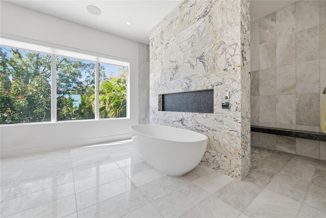 814 S Davis Boulevard, Tampa, FL 33606 Photo