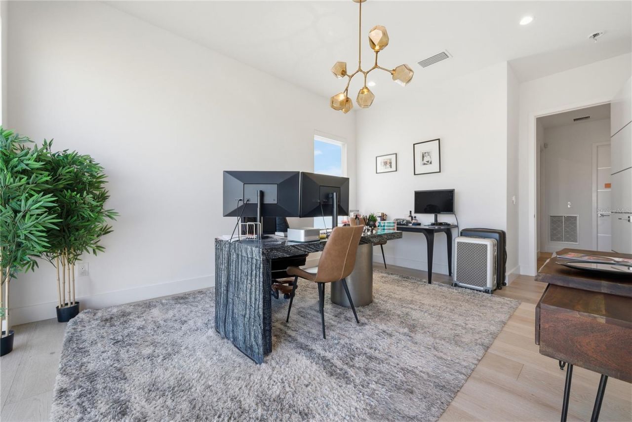 814 S Davis Boulevard, Tampa, FL 33606 Photo