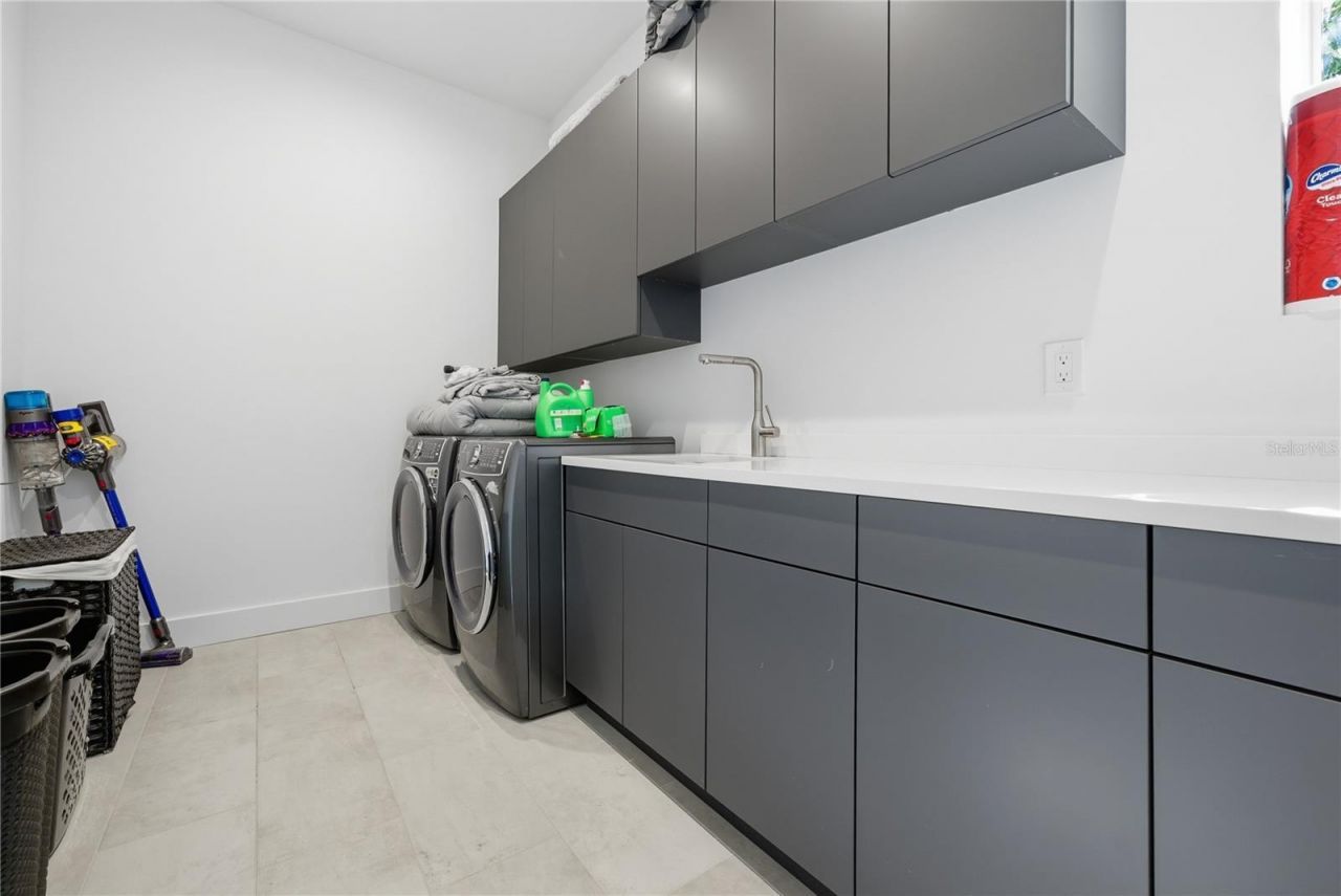 814 S Davis Boulevard, Tampa, FL 33606 Photo