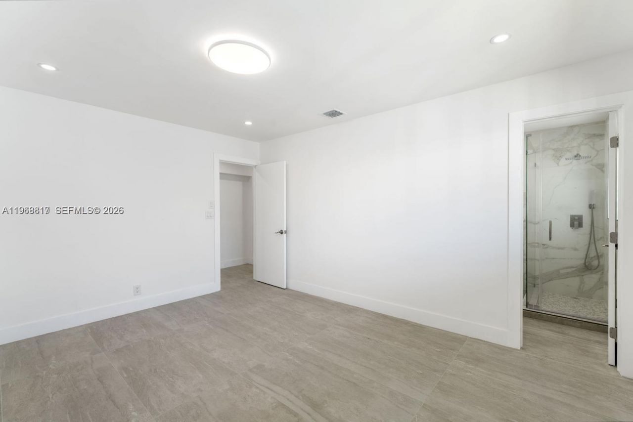 430 Tamarind Dr , Hallandale Beach, FL 33009 Photo