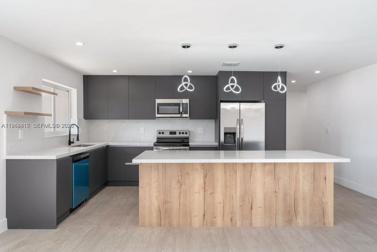 430 Tamarind Dr , Hallandale Beach, FL 33009 Photo