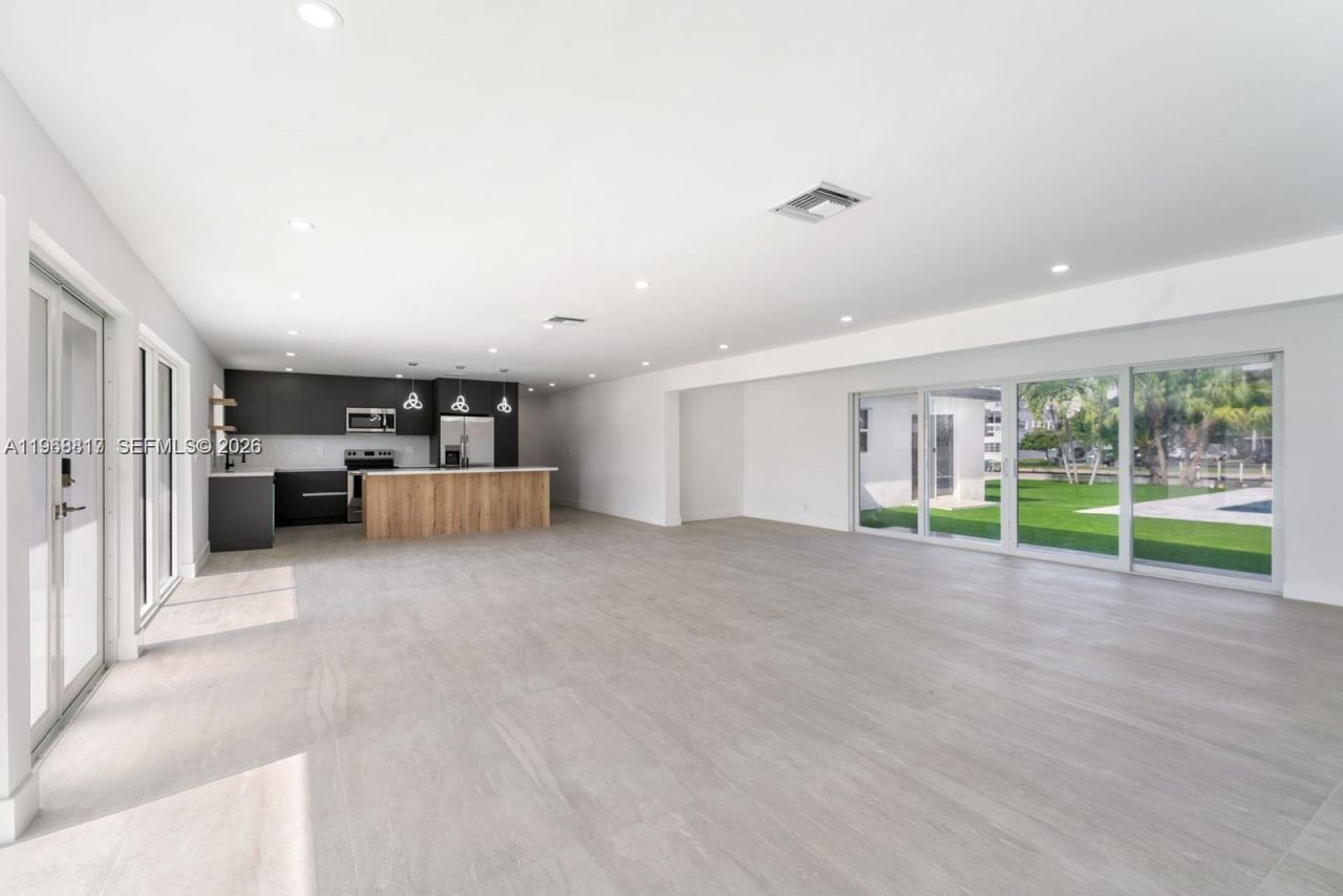 430 Tamarind Dr , Hallandale Beach, FL 33009 Photo