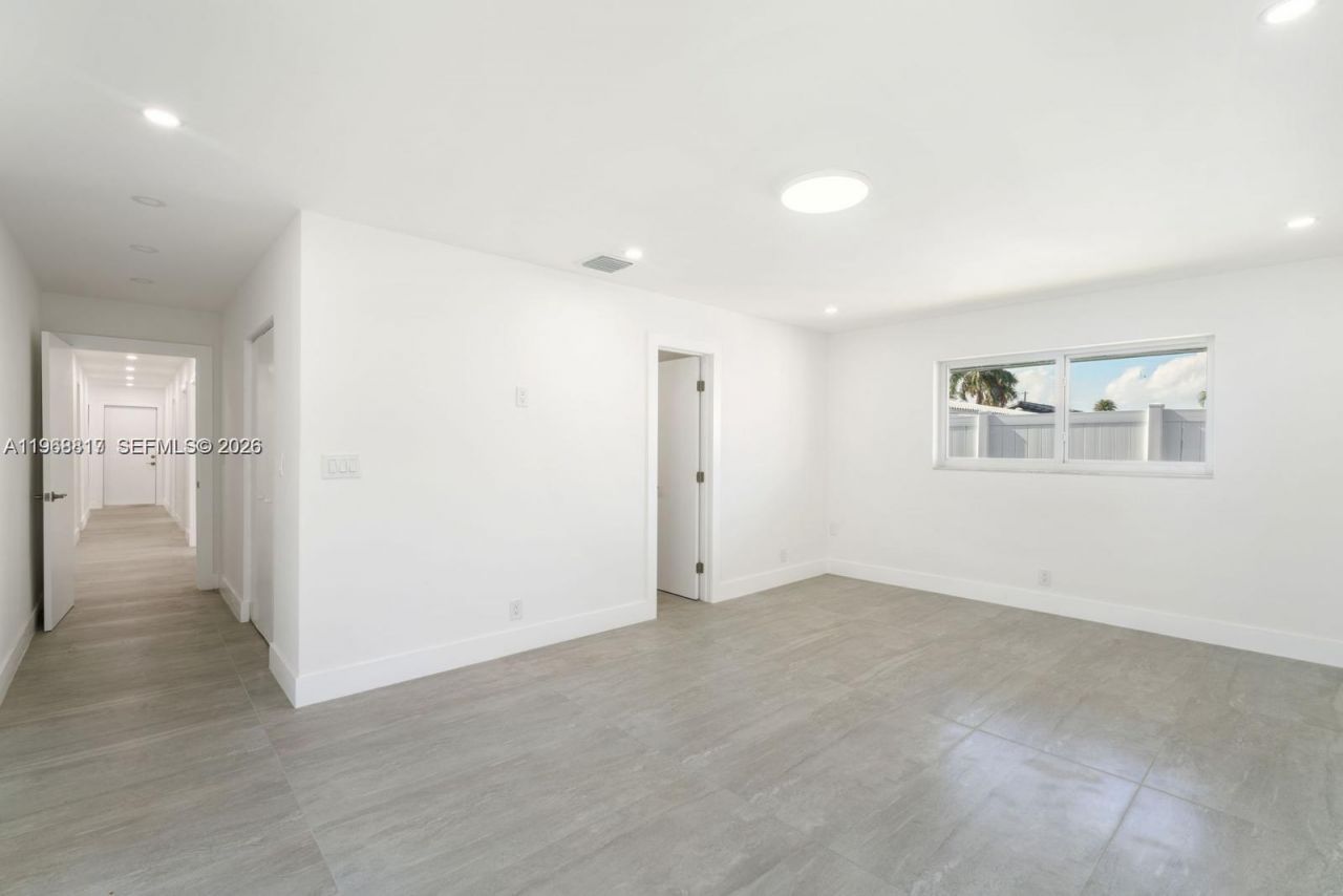 430 Tamarind Dr , Hallandale Beach, FL 33009 Photo