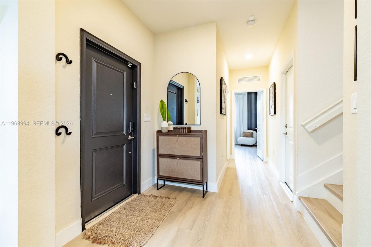 2370 NW 131st Cir, Miami, FL 33167 Photo