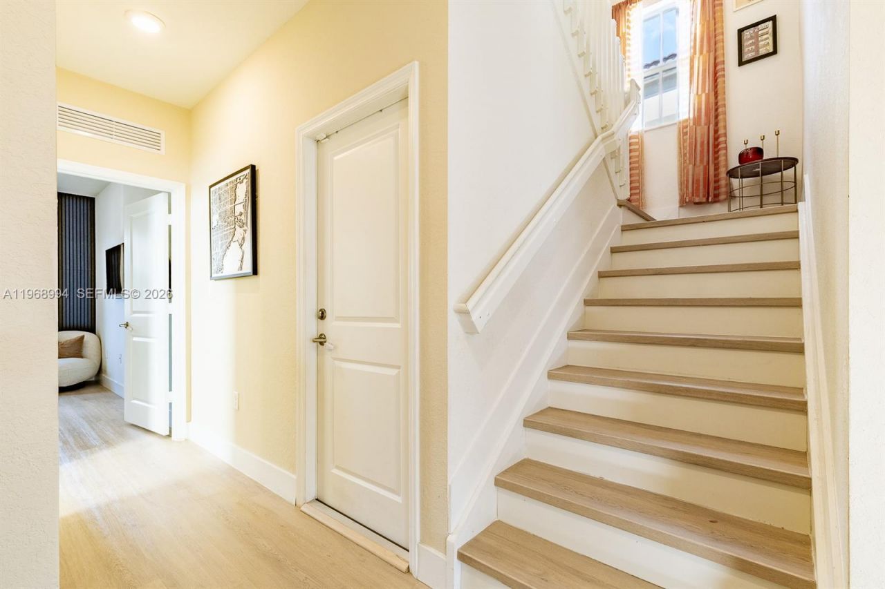 2370 NW 131st Cir, Miami, FL 33167 Photo