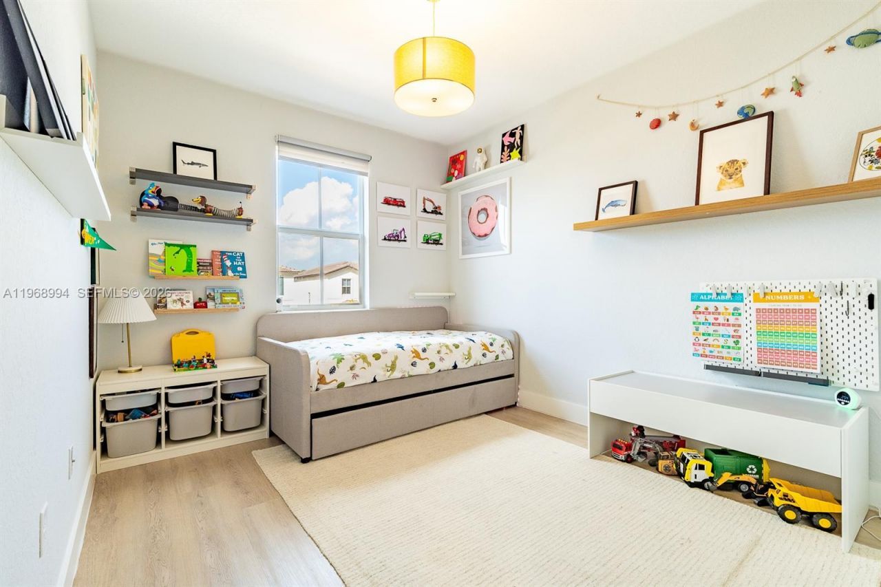 2370 NW 131st Cir, Miami, FL 33167 Photo