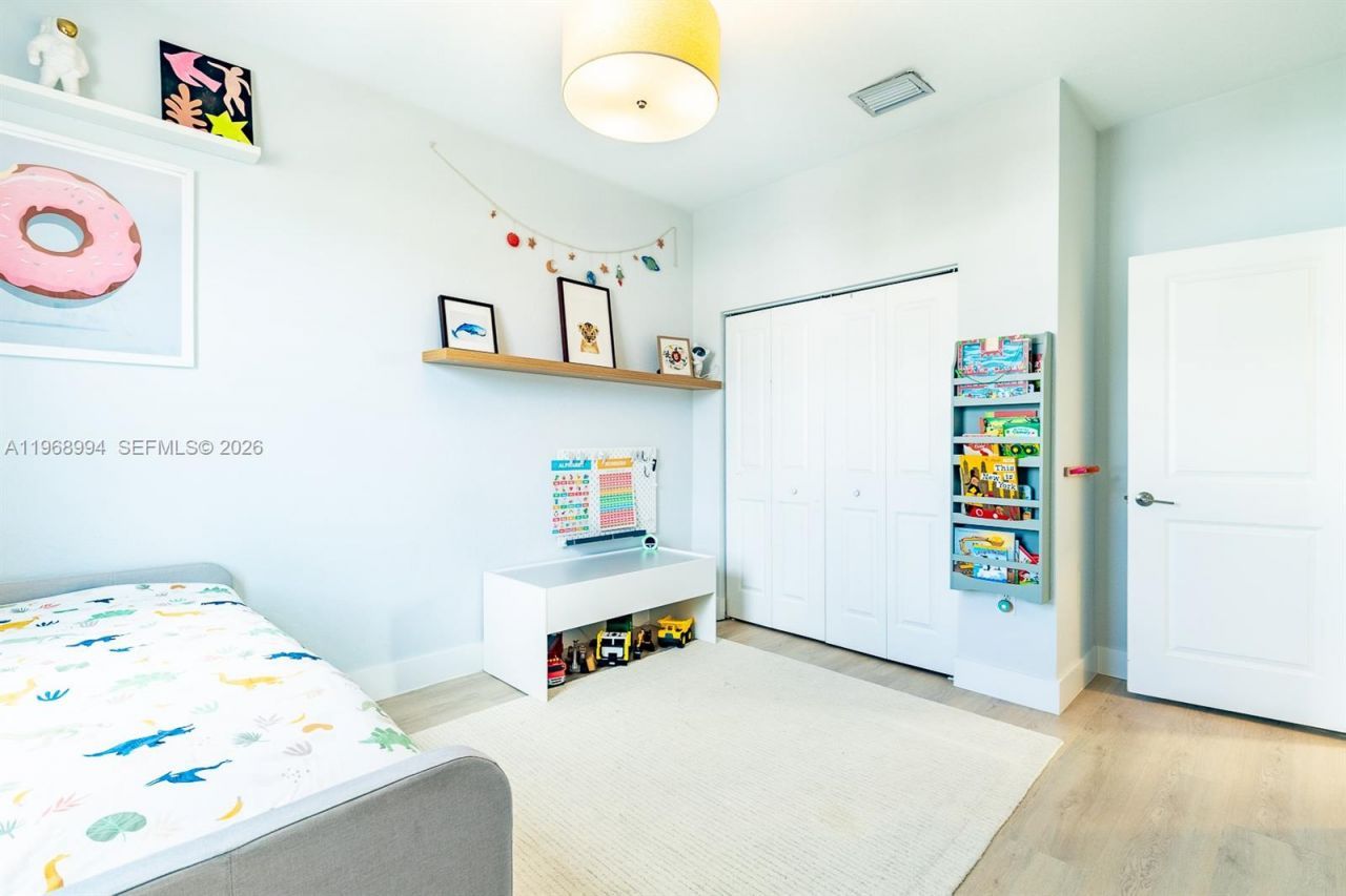 2370 NW 131st Cir, Miami, FL 33167 Photo