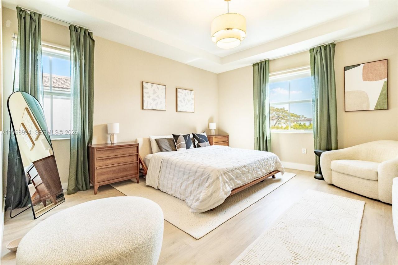 2370 NW 131st Cir, Miami, FL 33167 Photo