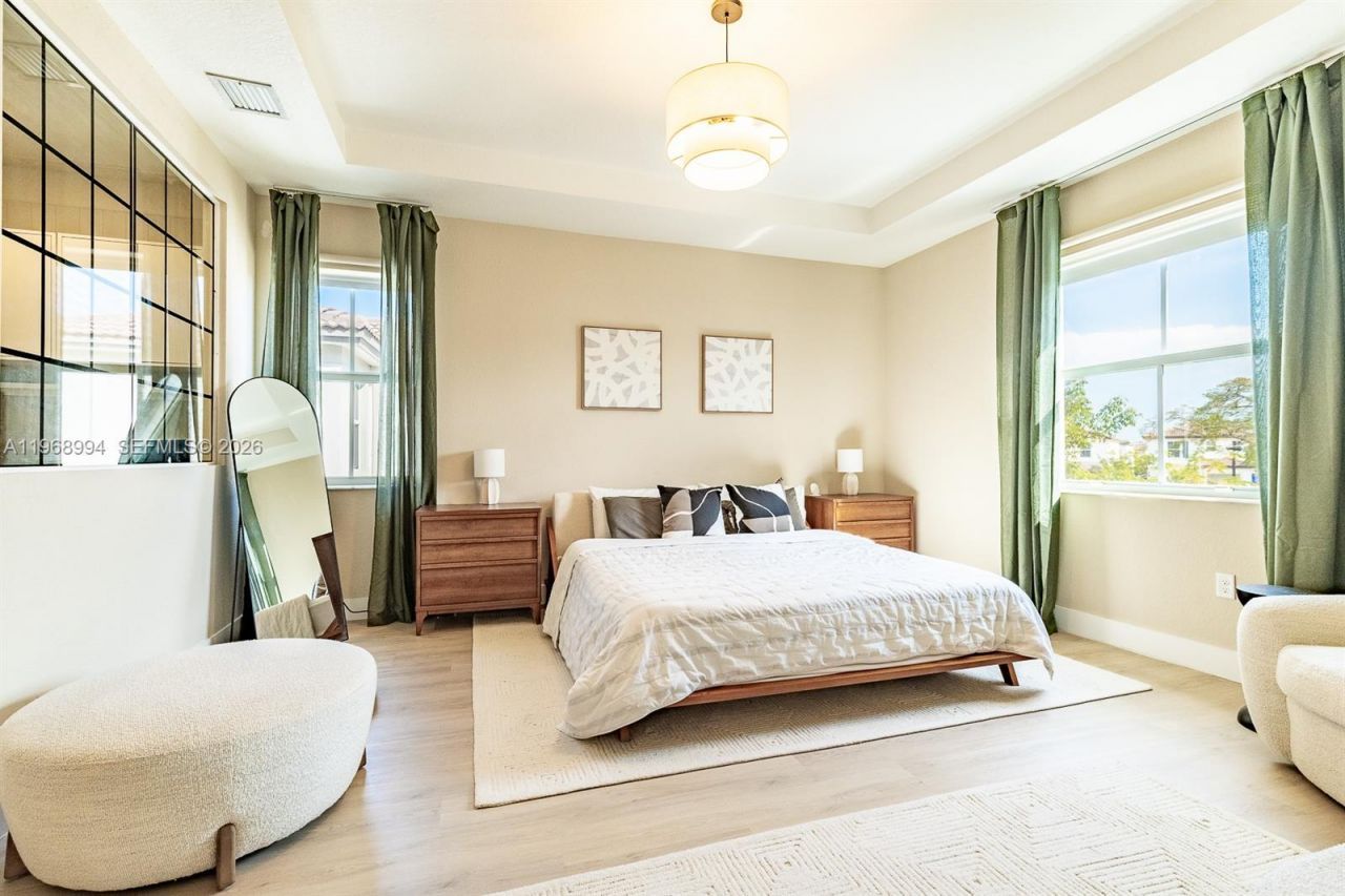 2370 NW 131st Cir, Miami, FL 33167 Photo