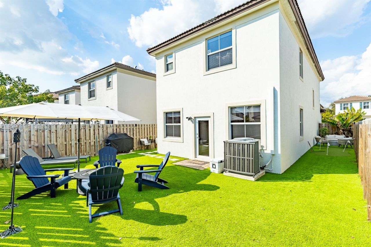 2370 NW 131st Cir, Miami, FL 33167 Photo