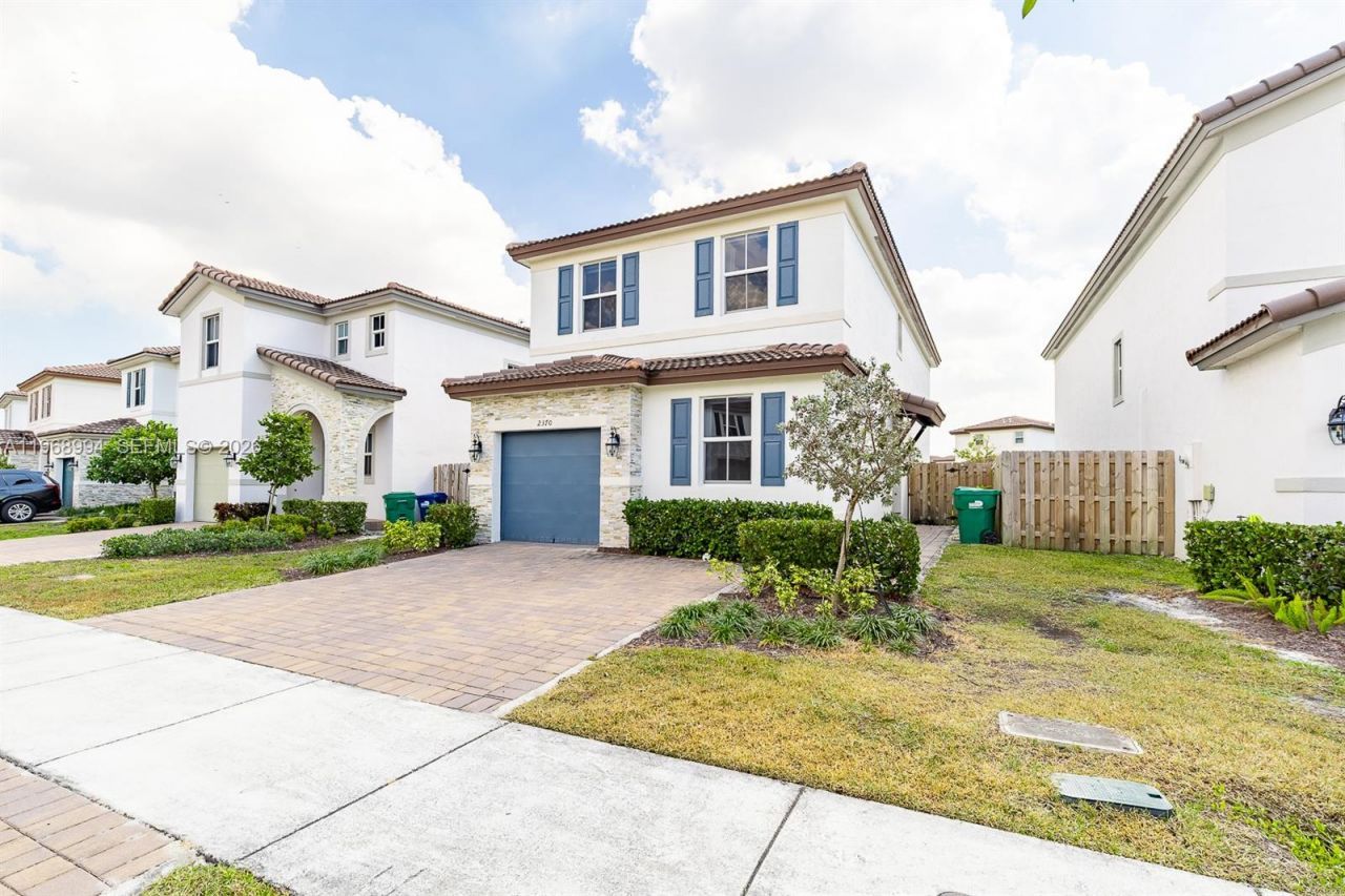 2370 NW 131st Cir, Miami, FL 33167 Photo