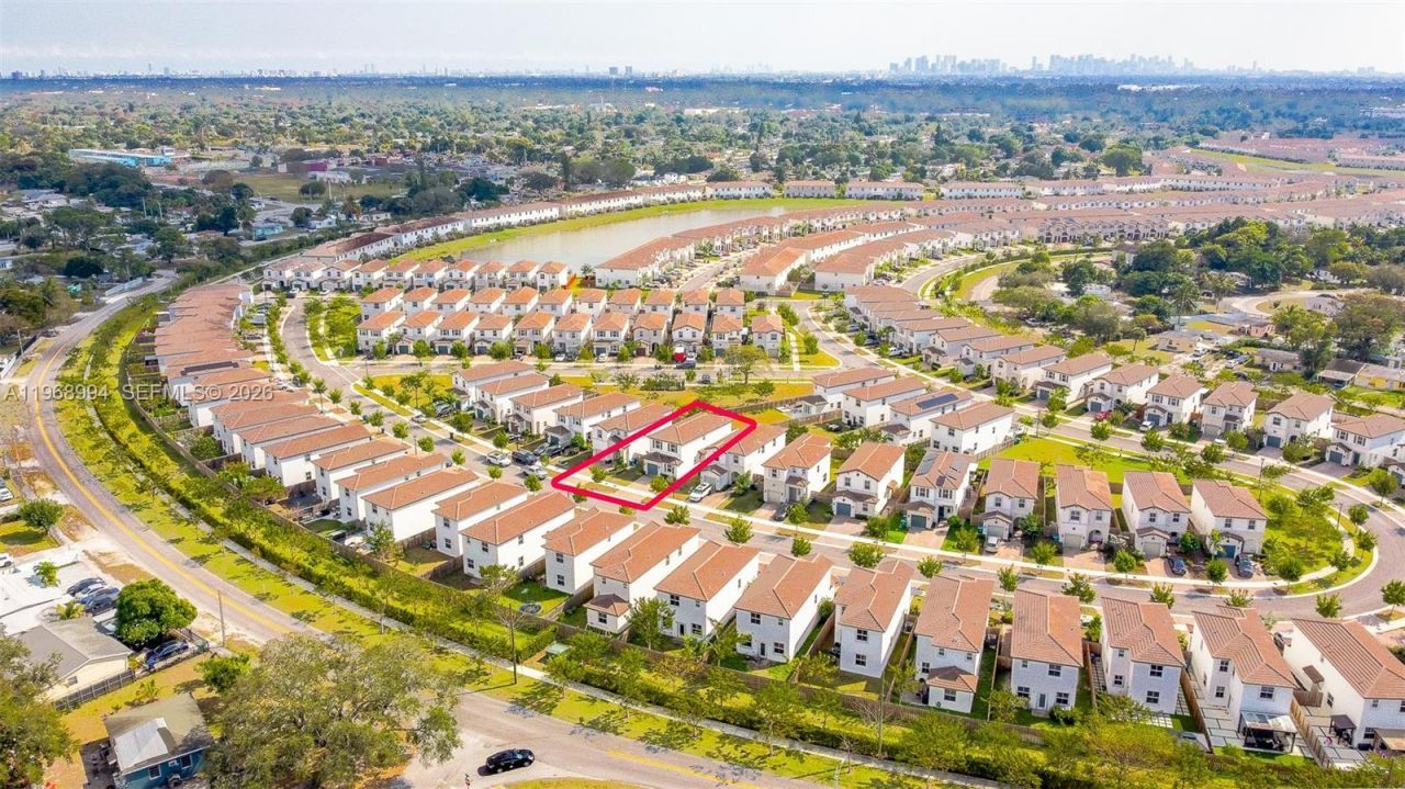 2370 NW 131st Cir, Miami, FL 33167 Photo