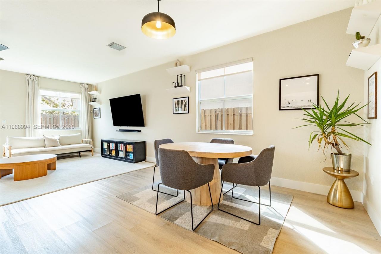 2370 NW 131st Cir, Miami, FL 33167 Photo