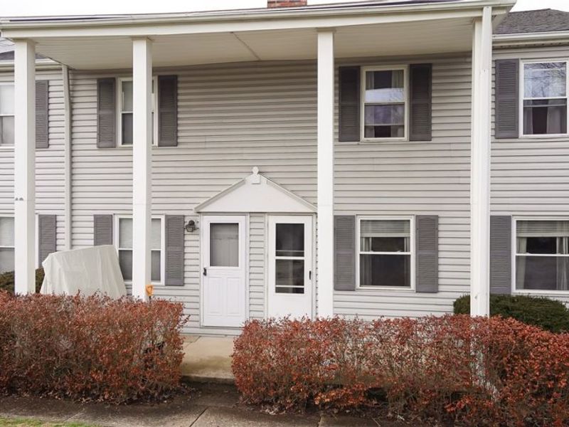 2115 Presidential Parkway, Unit 4, Twinsburg, OH 44087 Photo 1