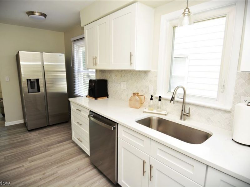 32113 Dickerson Road, Willowick, OH 44095 Photo 12