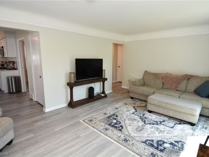 32113 Dickerson Road, Willowick, OH 44095 Photo 5