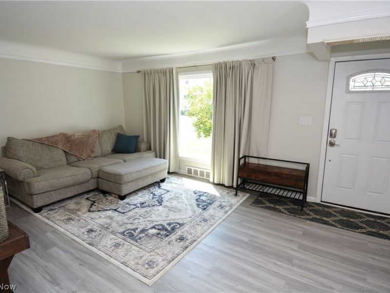 32113 Dickerson Road, Willowick, OH 44095 Photo 6