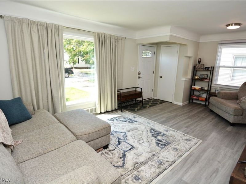 32113 Dickerson Road, Willowick, OH 44095 Photo 7