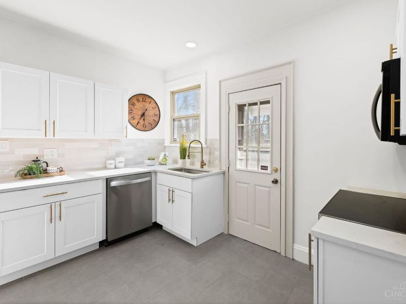 3625 Zinsle Avenue, Cincinnati, OH 45213 Photo 21