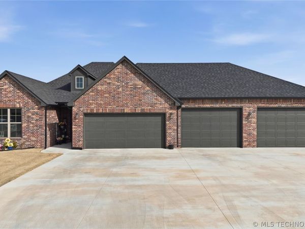 157 N Castle Street, Skiatook, OK 74070