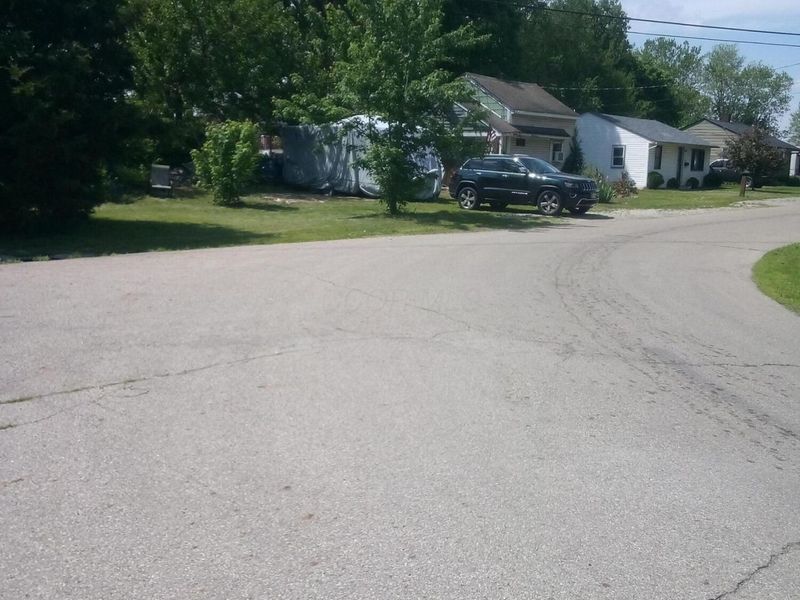 405 Hedges Street, Ashville, OH 43103 Photo 2