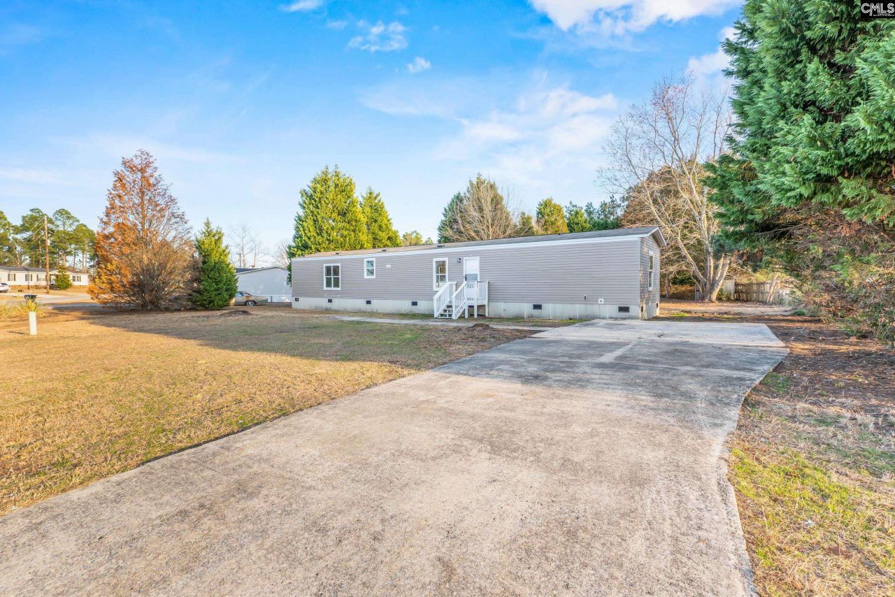 251 Crossfield Road Photo 14