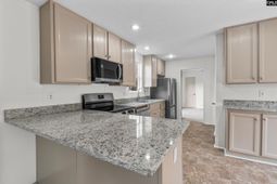 251 Crossfield Road photo 4