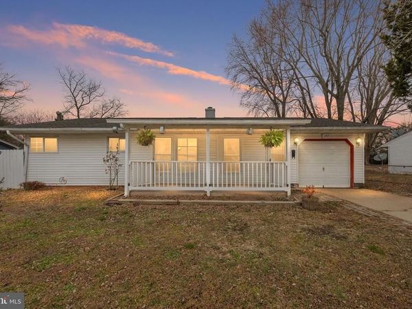 137 PRESIDENT DRIVE , DOVER, DE 19901