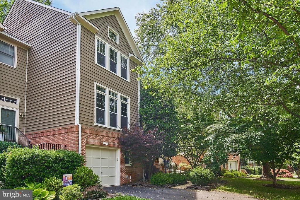 1230 Weatherstone Court, Reston, VA 20194 Main Photo