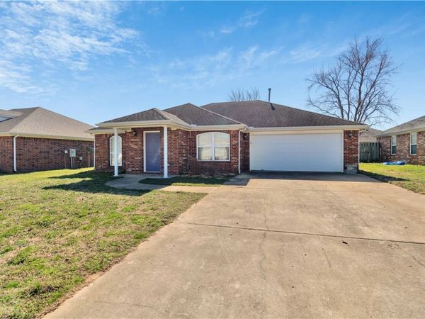 3807 Carriageway Avenue, Bentonville, AR 72712