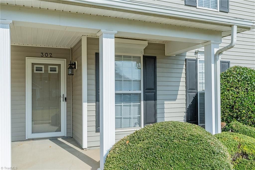 302 Geoffrey Way, Kernersville, NC 27284 Main Photo