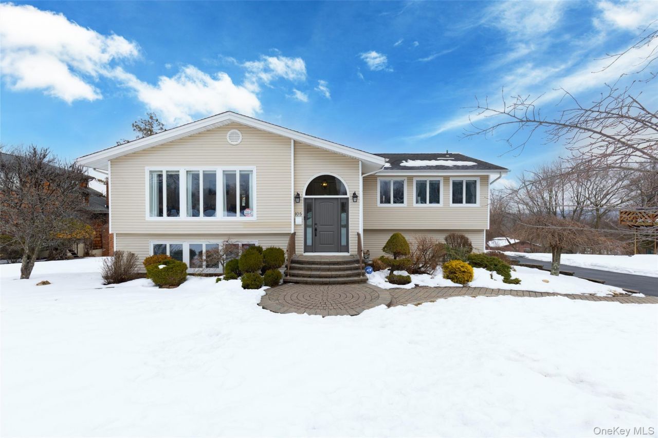 105 Lester Drive, Tappan, NY 10983 Main Photo