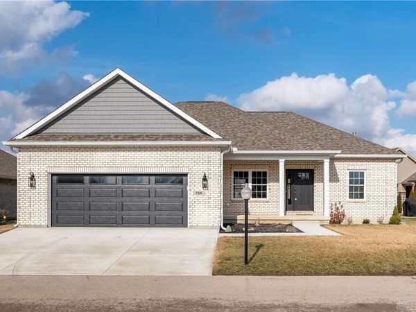 755 W Bentley Circle, Troy, OH 45373