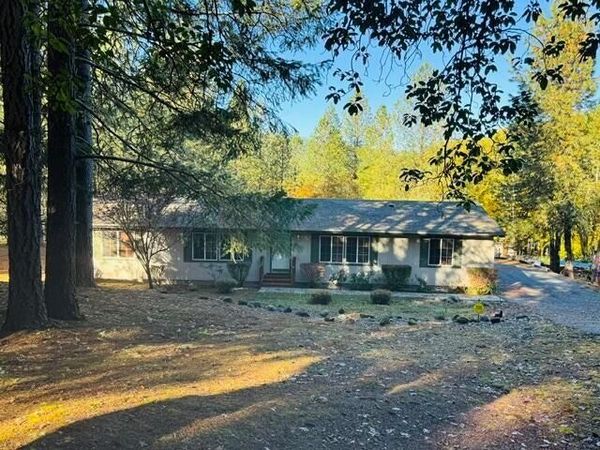 876 Ferry Road, Grants Pass, OR 97526