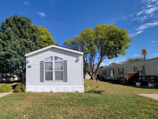 114 Cotts Drive, No. Sioux City, SD 57049