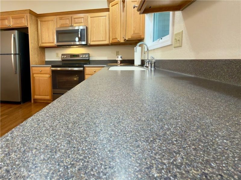 708 Oak Tree Lane, Belpre, OH 45714 Photo 10