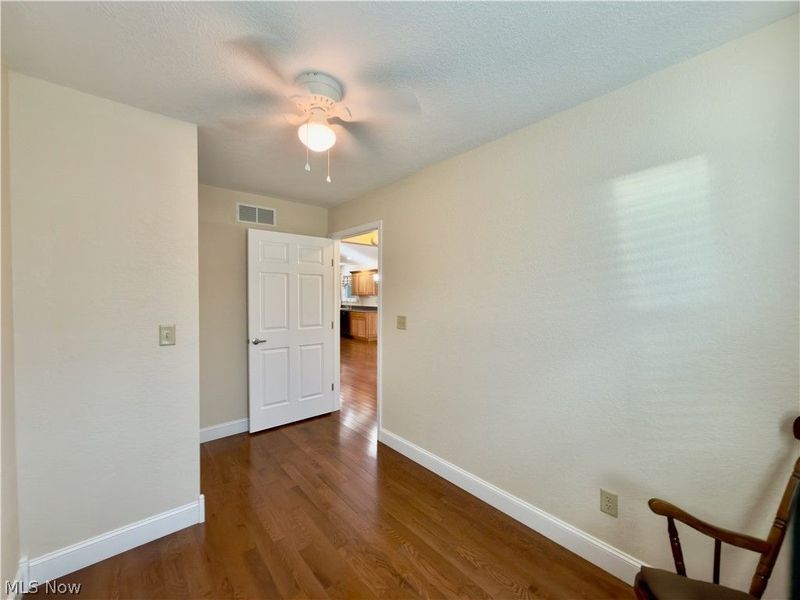 708 Oak Tree Lane, Belpre, OH 45714 Photo 16