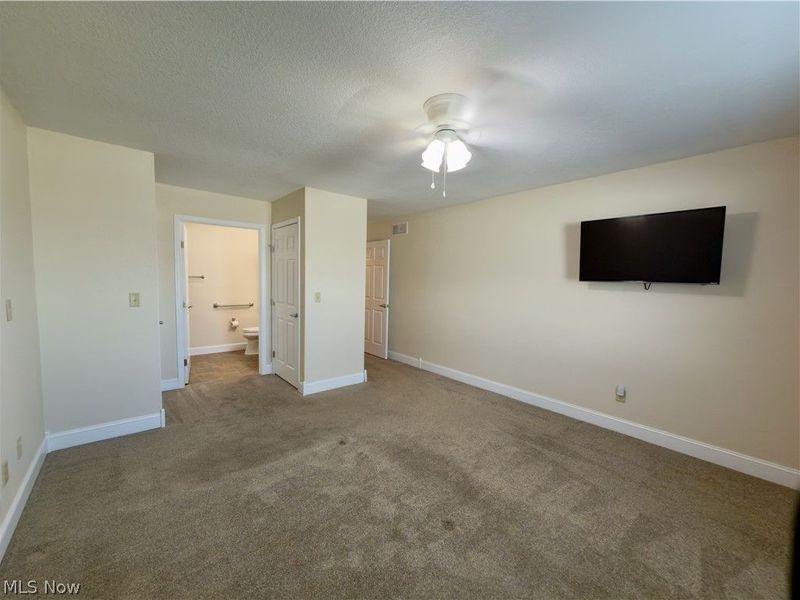 708 Oak Tree Lane, Belpre, OH 45714 Photo 18