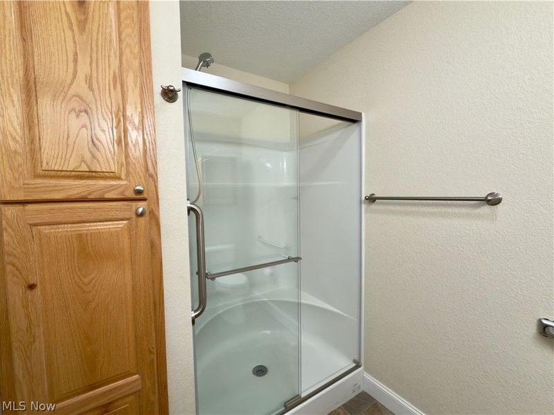 708 Oak Tree Lane, Belpre, OH 45714 Photo 21