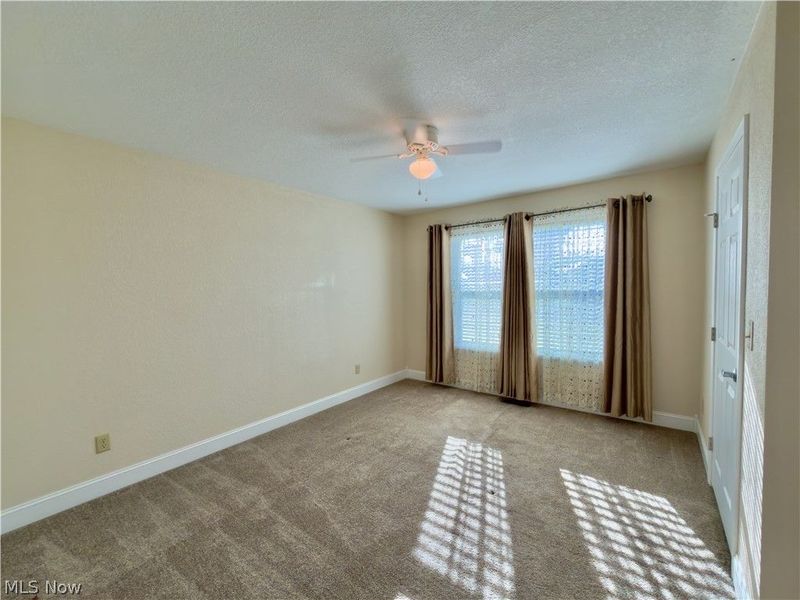 708 Oak Tree Lane, Belpre, OH 45714 Photo 23