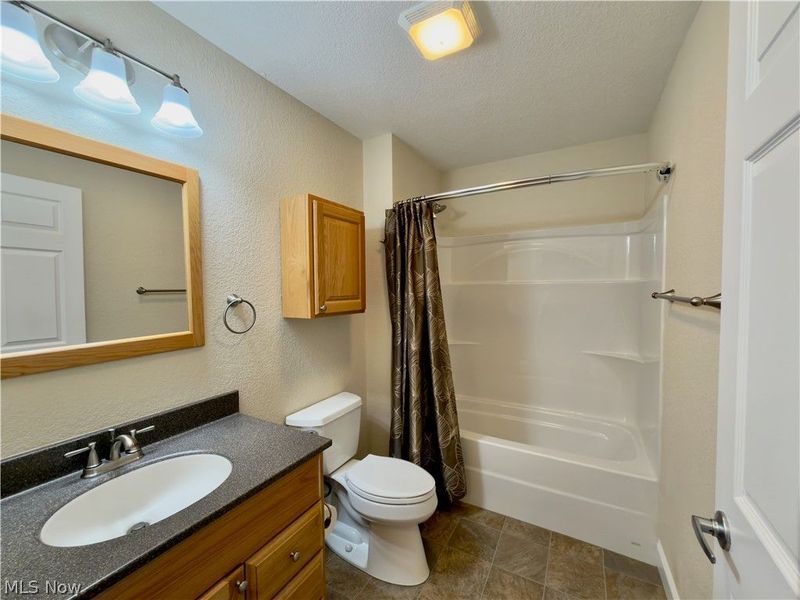 708 Oak Tree Lane, Belpre, OH 45714 Photo 25