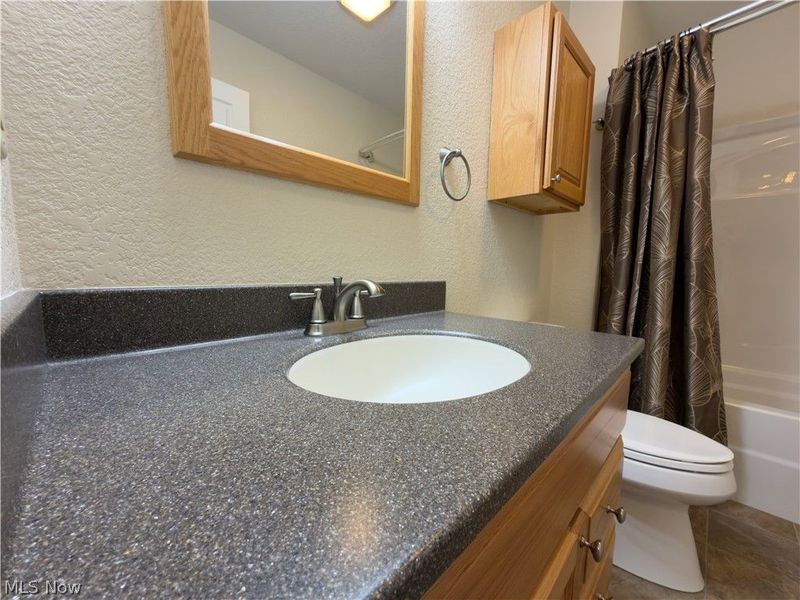 708 Oak Tree Lane, Belpre, OH 45714 Photo 26