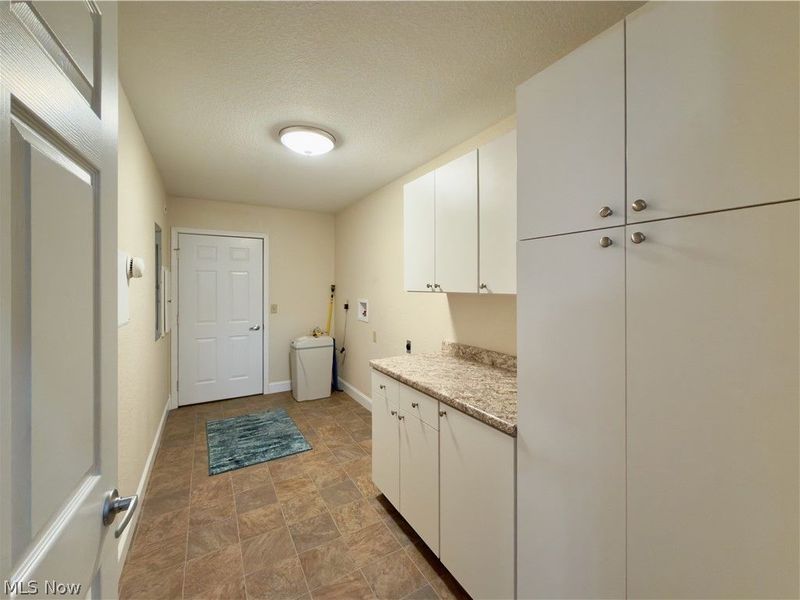 708 Oak Tree Lane, Belpre, OH 45714 Photo 27